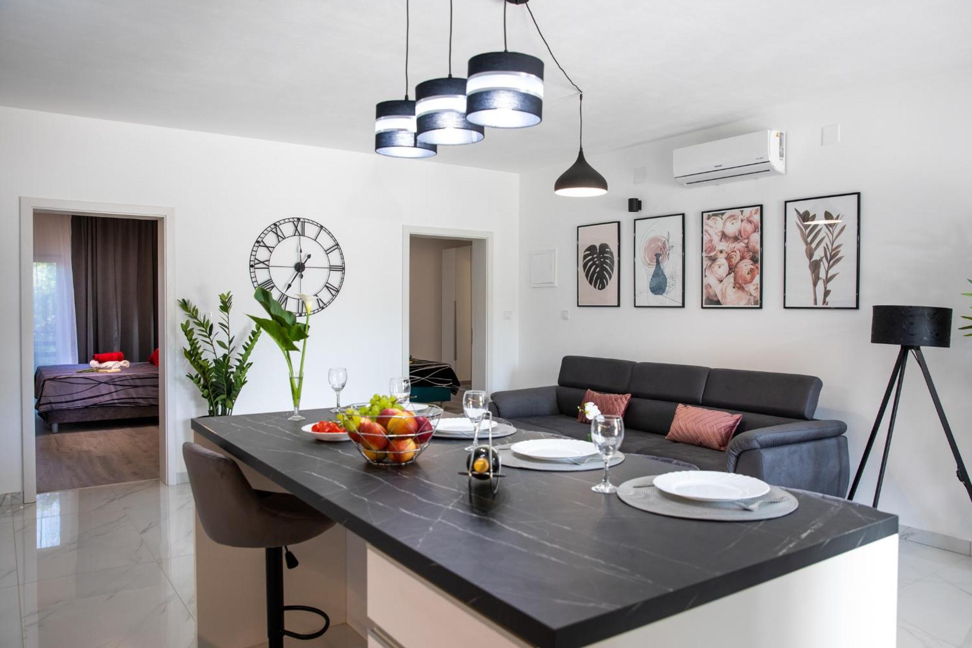 Apartments Lucy Ровин Стая снимка