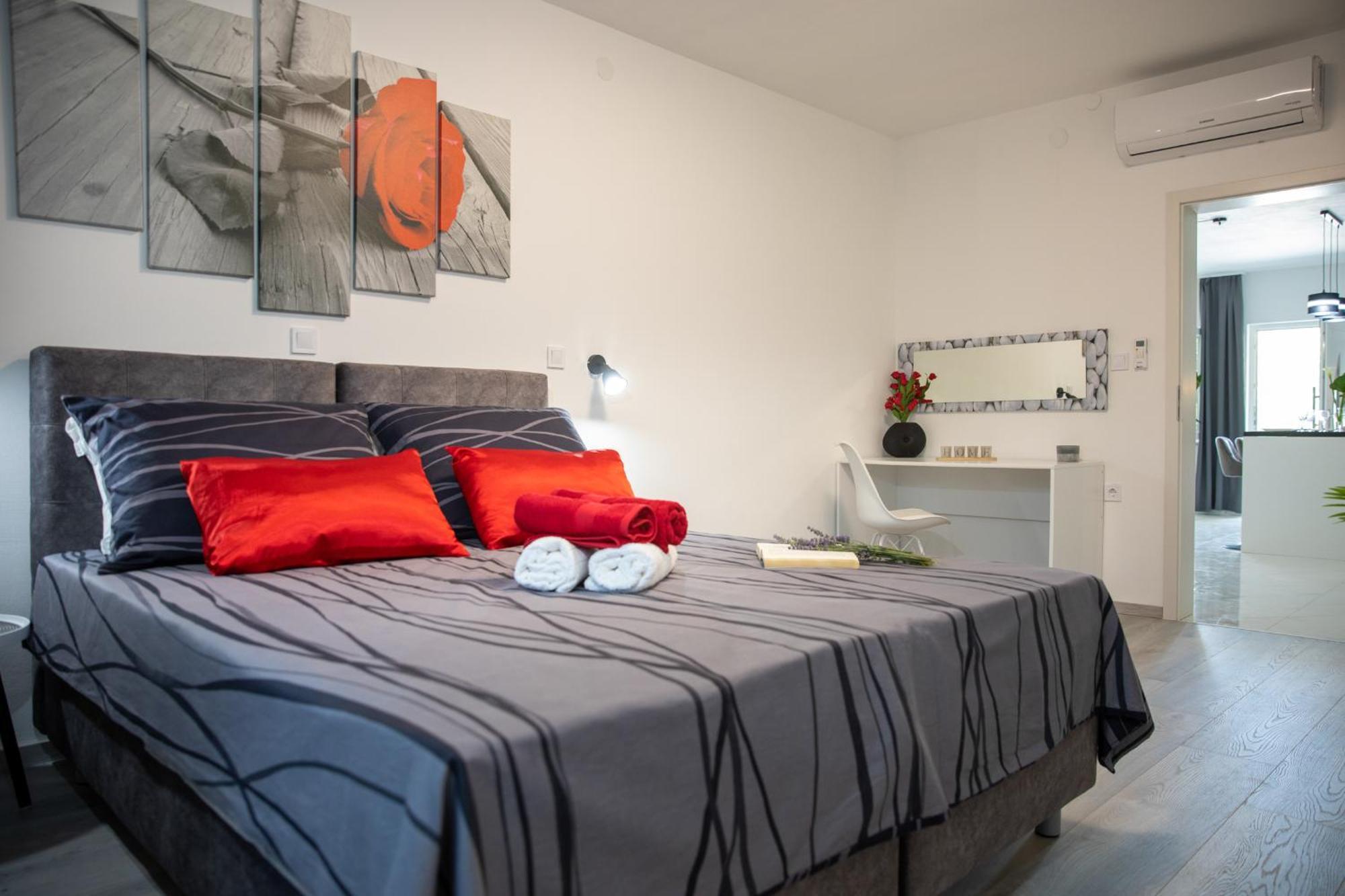Apartments Lucy Ровин Стая снимка